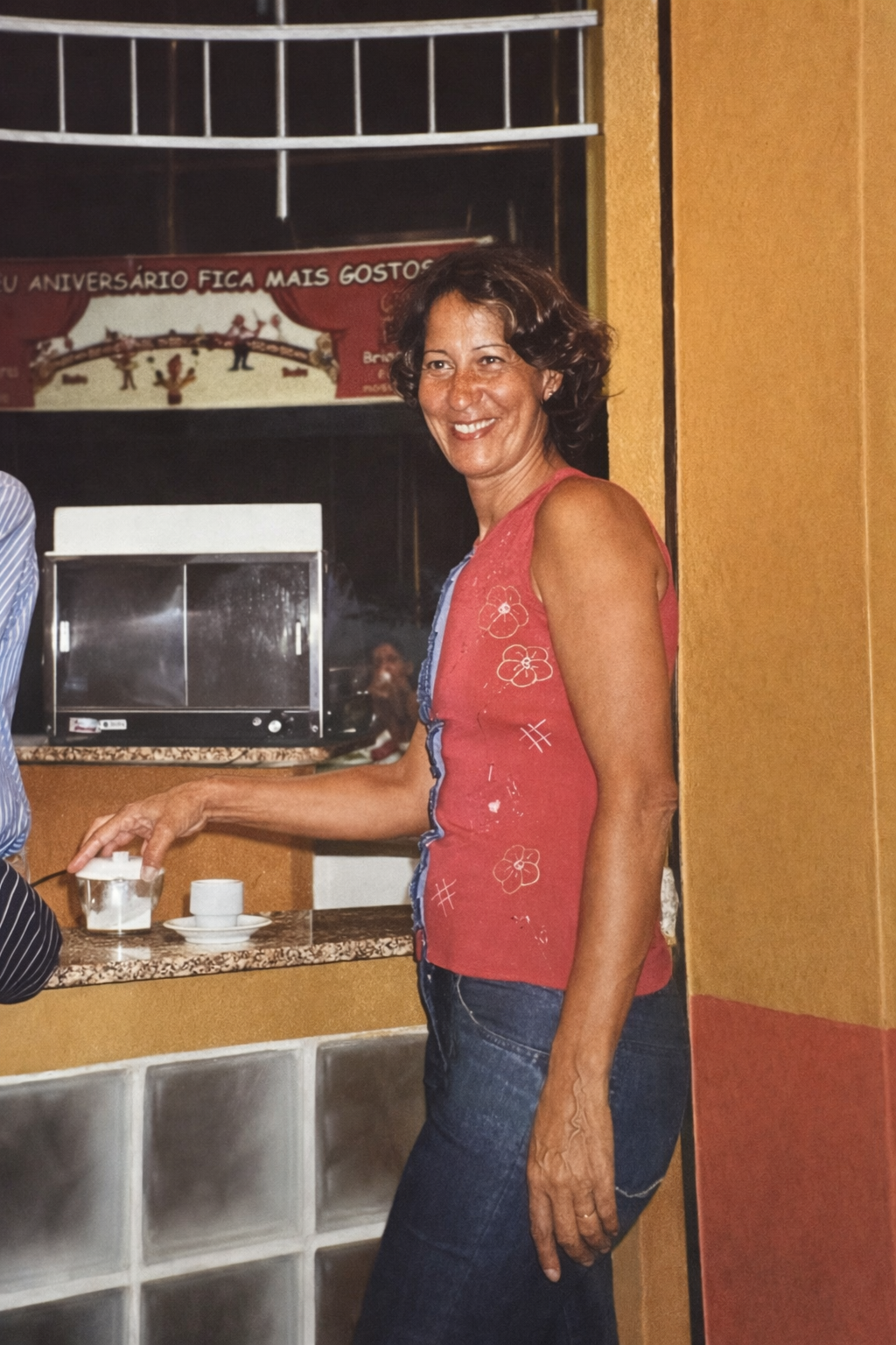 Áurea jovem, sempre sorridente